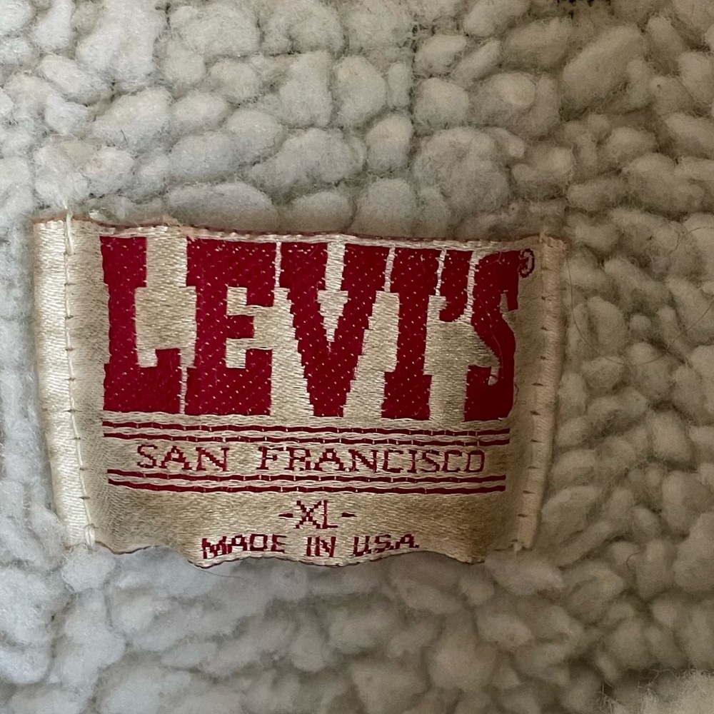 Vintage Levi's Blue Denim Sherpa-Lined Distressed Trucker Jean Jacket - Picture 6 of 15